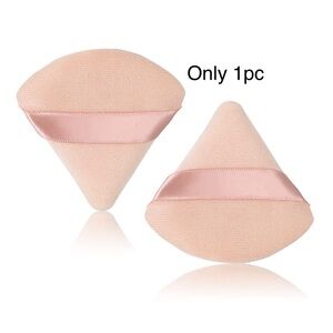 🍀 3/$15 Soft Pink Triangle Makeup Sponge Applicator